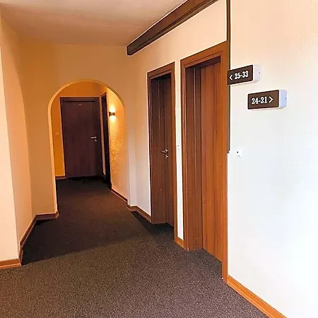 - Arbeiter Hotel Ansbach